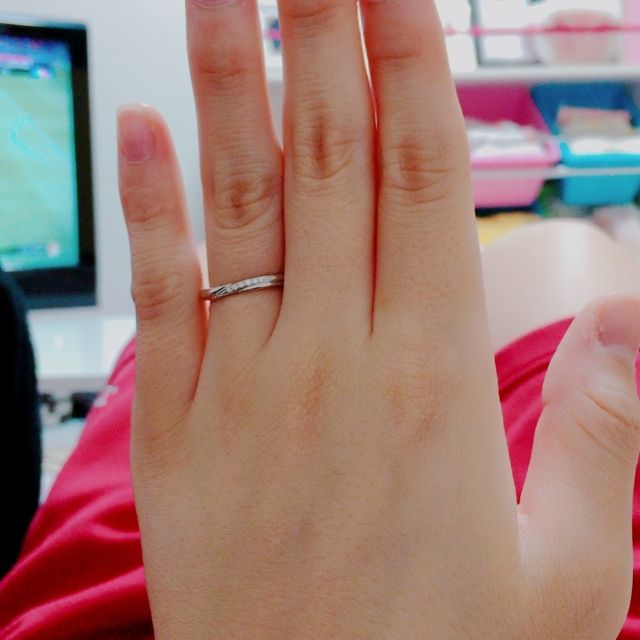 【銀座ダイヤモンドシライシの口コミ】 たくさんある中迷ったが、接客仕事するのであまり派手じゃない方が良かっ…