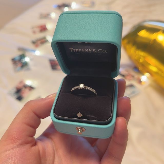 【ティファニー(Tiffany & Co.)の口コミ】 デザインが、日本人の指に合うハーモニーで、そこに細かいダイヤをどの角…
