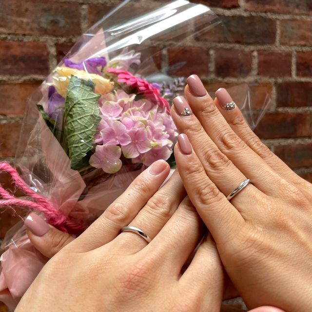 【銀座ダイヤモンドシライシの口コミ】 指が短いので緩やかなカーブを描いているものを探していました。なかなか…