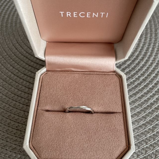 【TRECENTI(トレセンテ)の口コミ】 指輪のデザインはシンプルで最新のラインではないとのことでしたが、普段…
