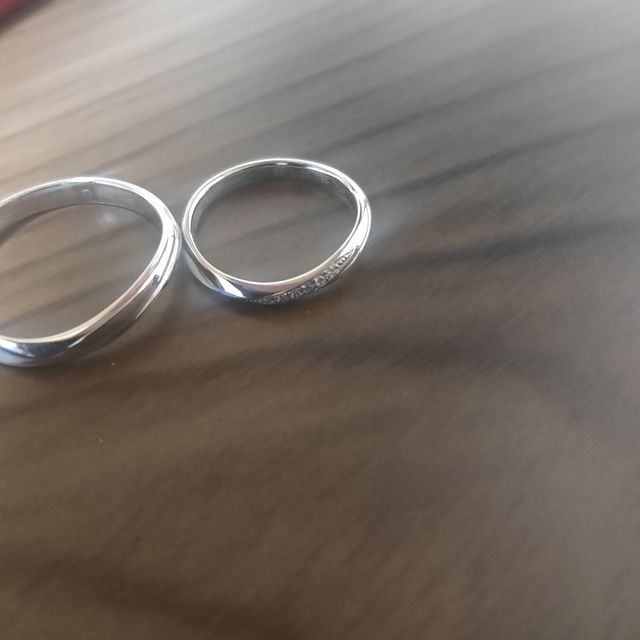 【BIJOUPIKO(ビジュピコ)の口コミ】 男女別でも素材が選べることと形はシンプルだけど光にあたるとダイヤモン…