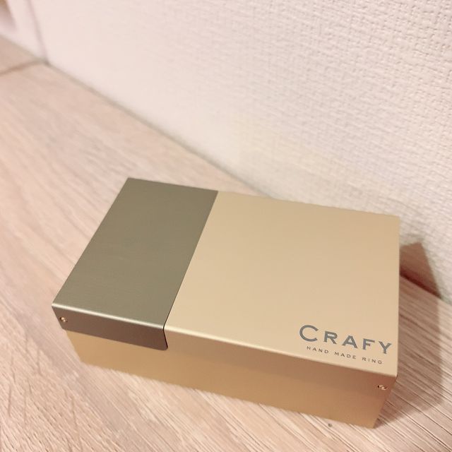 【CRAFY(クラフィ)の口コミ】 槌目模様の細かさと綺麗さに惹かれました！！
鍛造造りの平打ちリングがい…