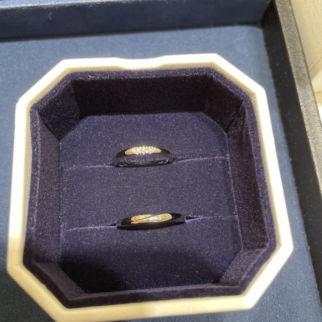 【4℃ BRIDAL(ヨンドシーブライダル)の口コミ】 価格やデザインを基準としてど真ん中のものがあったので
即決しました。
…