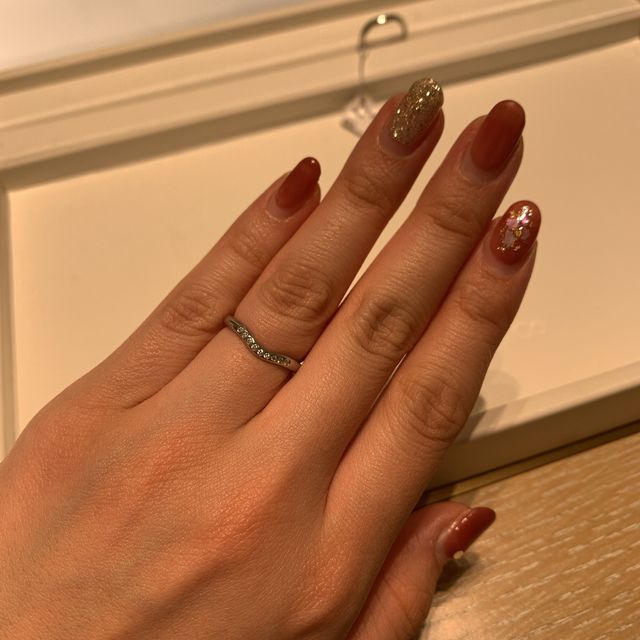 【ティファニー(Tiffany & Co.)の口コミ】 ストレートタイプの指輪が似合わない指だったので、それ以外のデザインを…