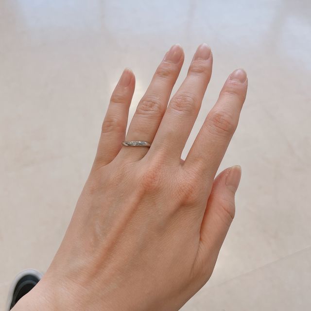 【4℃ BRIDAL(ヨンドシーブライダル)の口コミ】 普段指輪を全くつけない私ですが，まったく違和感なくフィットしていて快…