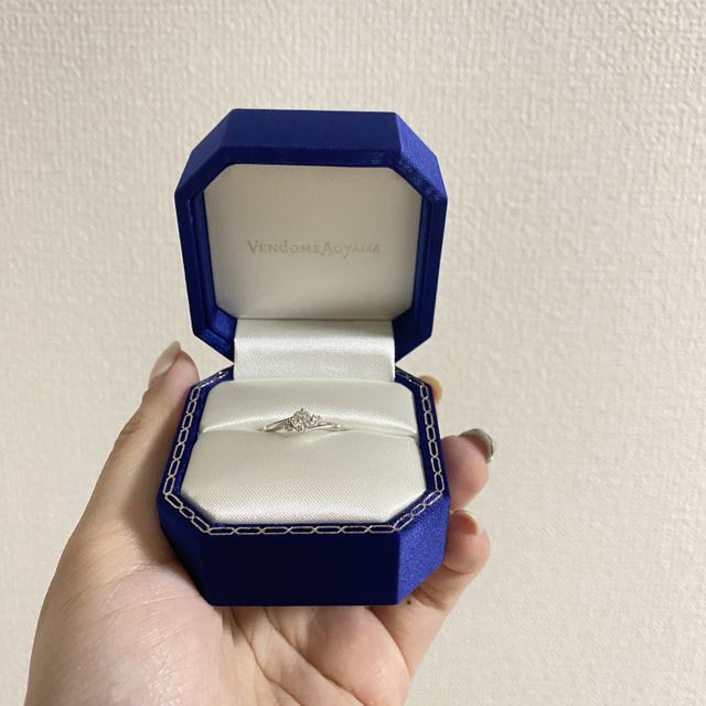 【ヴァンドーム青山(VENDOME AOYAMA)の口コミ】 指輪のデザインやブランドの歴史などを決め手にしました。
日本人の手に馴…