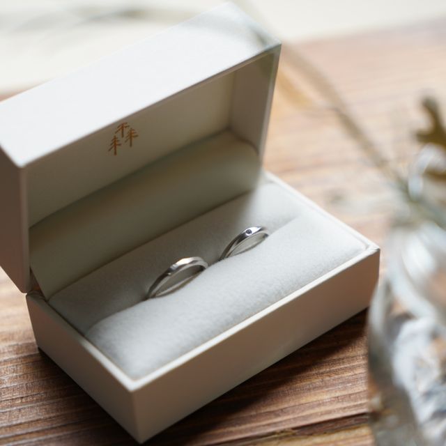 【THREE TREES(スリーツリーズ)の口コミ】 指輪をつけた時の付けやすさが良かったです。
また、自分でデザインしたも…