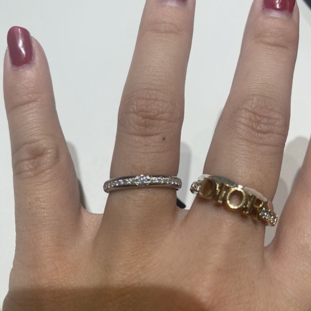 【ラザール ダイヤモンド(LAZARE DIAMOND)の口コミ】 外資系の指輪でリーズナブルなのでとてもいいと思います。また、周りもあ…