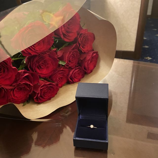 【銀座ダイヤモンドシライシの口コミ】 指輪のシンプルなデザインと、ダイヤモンドの質と大きさ、担当者さんの人…