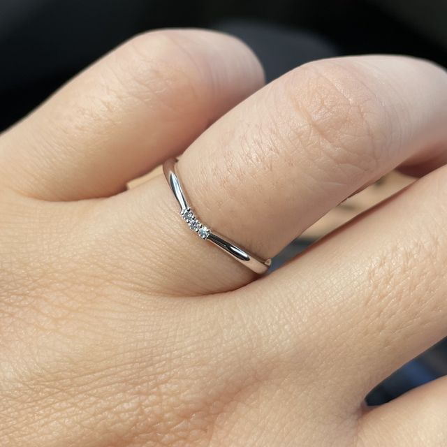 【アイプリモ(I-PRIMO)の口コミ】 指が太いことがコンプレックスでこれまで指輪をつけた事がなく、指輪選び…