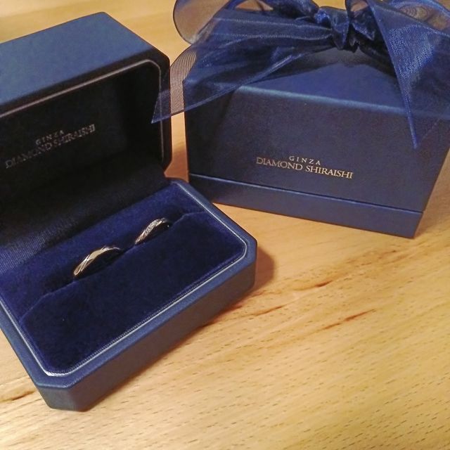 【銀座ダイヤモンドシライシの口コミ】 似ているデザインのシャイニングフローと迷いましたが、こちらが新作だっ…