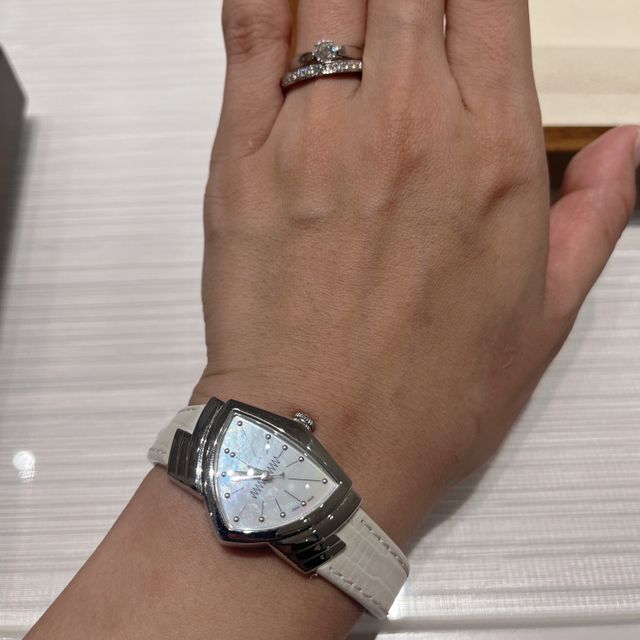 【TRECENTI(トレセンテ)の口コミ】 婚約指輪ティファニーのハーモニーとの相性を見たかったのですが、スタッ…