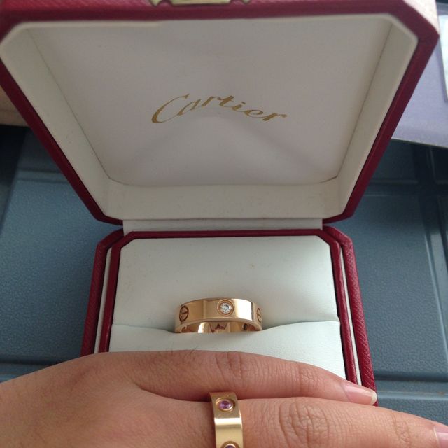 【カルティエ(Cartier)の口コミ】 以前ペアリングではめていた指輪は、幅の広いものだったので結婚指輪のフ…