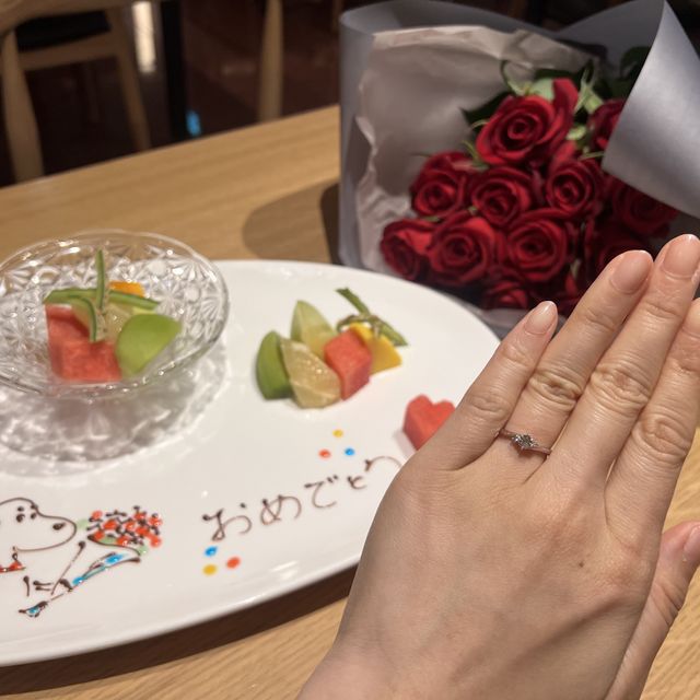 【アイプリモ(I-PRIMO)の口コミ】 デザインが良かったです。
真ん中のダイヤだけだとよくあるけれど、左右に…