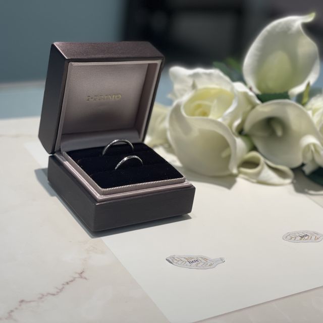 【アイプリモ(I-PRIMO)の口コミ】 指が綺麗に見えるデザインが決め手になりました。細身のウェーブでダイヤ…