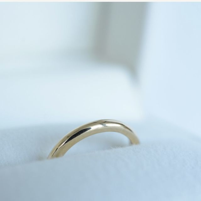 【CRAFY(クラフィ)の口コミ】 シンプルなデザインの指輪を探していました。

見た目はシンプルですが、…