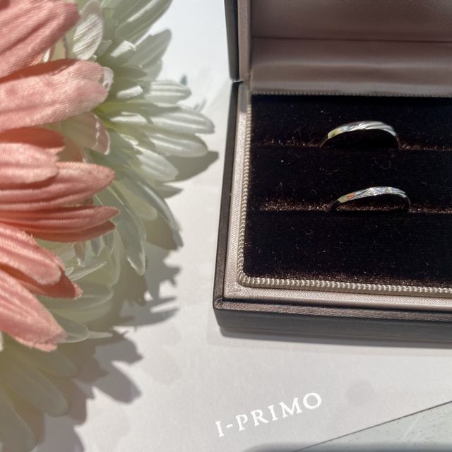 【アイプリモ(I-PRIMO)の口コミ】 何よりデザインが可愛いくて決めました。ウェーブ部分にダイヤモンドが入…