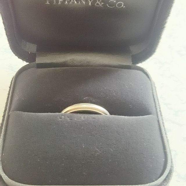 【ティファニー(Tiffany & Co.)の口コミ】 ずっとつけるものなので、なるべくシンプルなものを探していました。
シン…