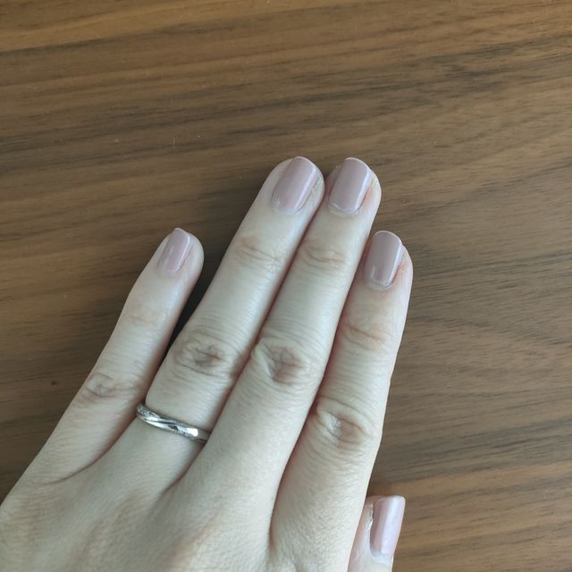 【銀座ダイヤモンドシライシの口コミ】 色々な指輪を試着させて頂き、その中でウェーブデザインの指輪が気に入り…