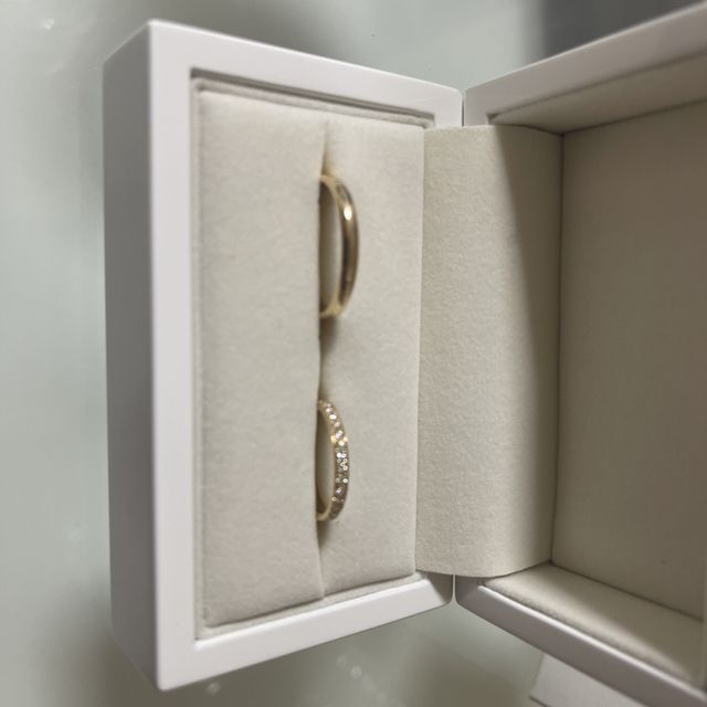 【IDEAL Plus fort(アイデアルプリュフォール)の口コミ】 シンプルデザインで大人っぽかったので購入決意しました。レディース用も…