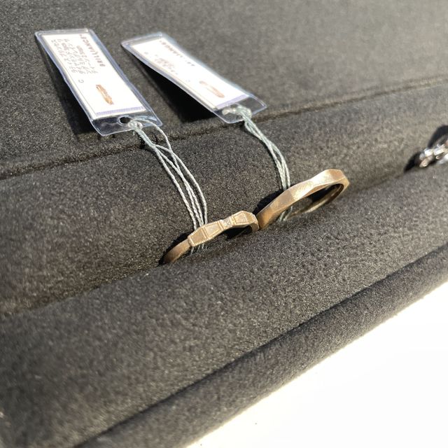 【BRILLIANCE+(ブリリアンスプラス)の口コミ】 ネットで指輪のデザインと素材に一目惚れして、実際に来店しました。実際…