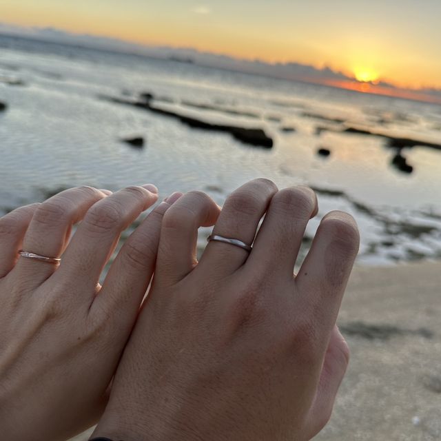 【ケイウノ ブライダル(K.UNO BRIDAL)の口コミ】 肌白ではないので、肌なじみのいいようにピンクゴールド、指が細く見える…