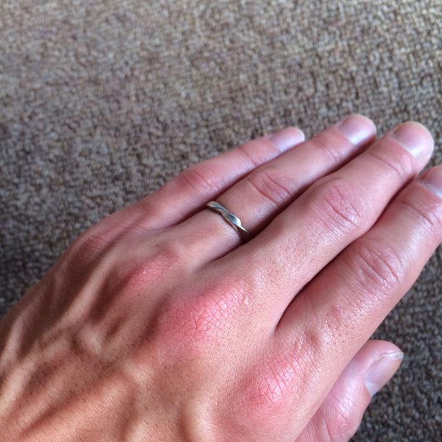 【JEWELRY  KAMATA(ジュエリーかまた)の口コミ】 シンプルな中に少しデザインがあるものを探していました。色々みて迷って…