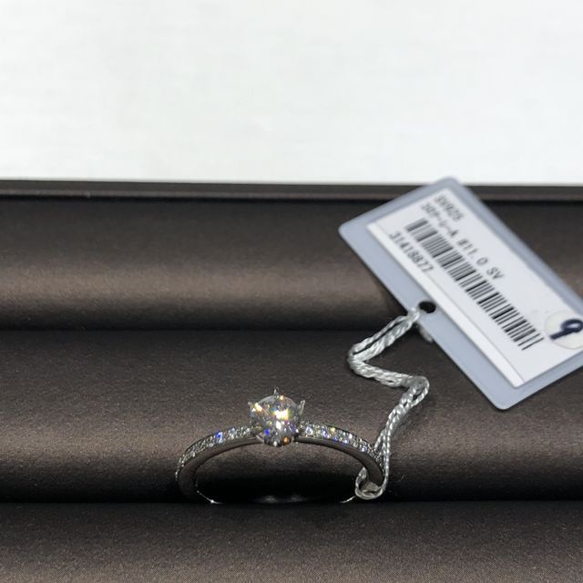 【アイプリモ(I-PRIMO)の口コミ】 可愛らしいデザインが多かったように思います。
初めから一粒ダイヤの横に…