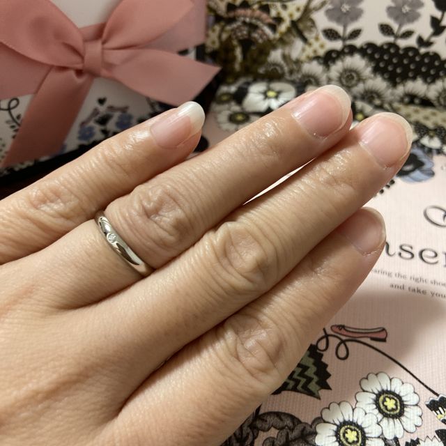 【insembre(インセンブレ)の口コミ】 シンプルなデザインで、ペアで10万円くらいのものを探していたことと、同…