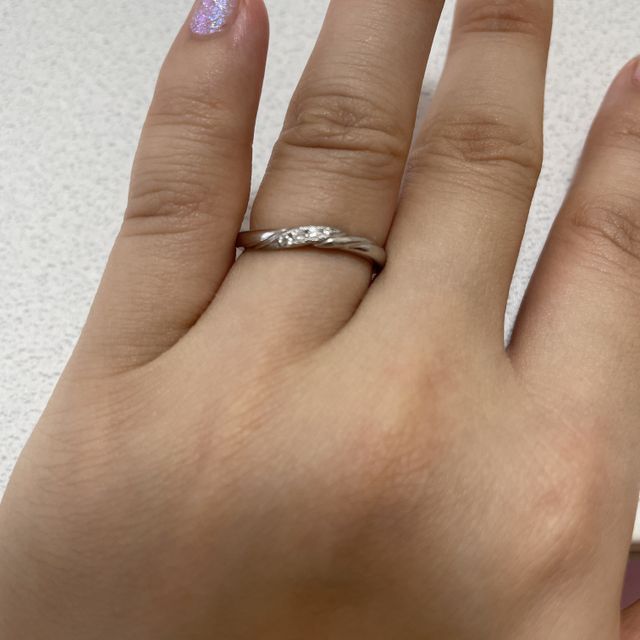 【銀座ダイヤモンドシライシの口コミ】 他に何店舗か指輪を見たがデザインも少なく、値段も高かった為
こちらは、…