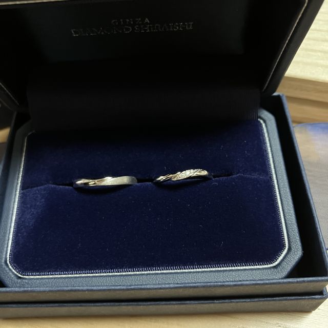 【銀座ダイヤモンドシライシの口コミ】 私は、Bright Voyageを購入しました。
シンプルで主張しすぎないデザイン…