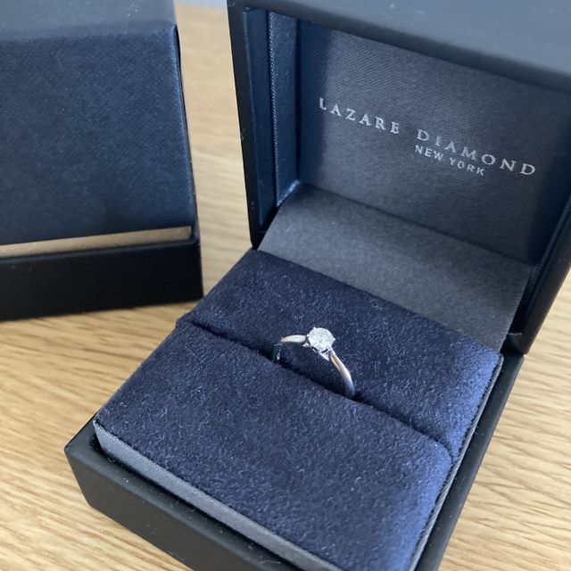 【ラザール ダイヤモンド(LAZARE DIAMOND)の口コミ】 指が細いので、あまり太めのリングは似合いませんでした（好みにもよると…