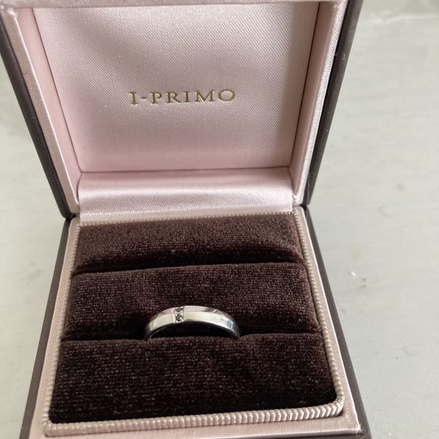 【アイプリモ(I-PRIMO)の口コミ】 シンプルでストレートタイプの指輪を探していました。
シンプルなデザイン…