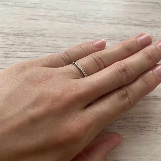 【銀座ダイヤモンドシライシの口コミ】 シンプルかつゴージャスでギラギラしていない細身のデザインが欲しいと思…