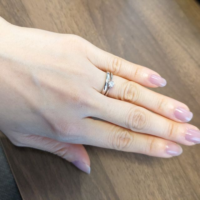 【TRECENTI(トレセンテ)の口コミ】 デザインがシンプルで細い指輪を探していました。実際にお店ていくつか試…