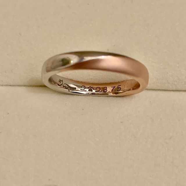 【ケイウノ ブライダル(K.UNO BRIDAL)の口コミ】 ずばり『刻印のデザイン』で選びました。

K.UNOさんは、デザイナの方がそ…