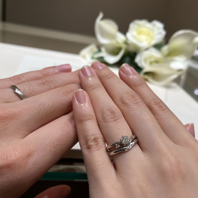 【アイプリモ(I-PRIMO)の口コミ】 婚約指輪と重ね付けできるようなデザインのもので、価格は２つで20万円台…