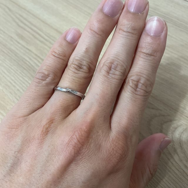 【銀座ダイヤモンドシライシの口コミ】 デザインと価格面です。他のお店も色々見ましたが、それなりに高く、予算…