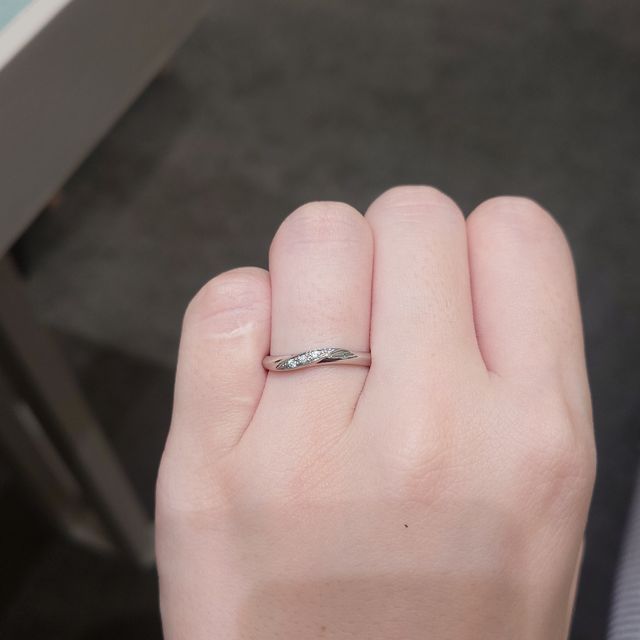 【アイプリモ(I-PRIMO)の口コミ】 細すぎず太すぎず、主張しすぎないけどきちんと光る可愛い指輪です。歳を…