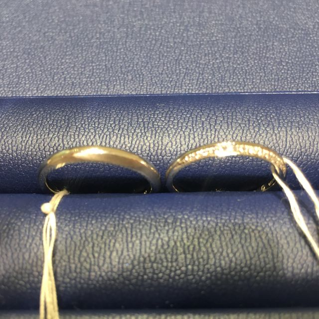 【銀座ダイヤモンドシライシの口コミ】 ストレートタイプで、女性用はエタニティリング、男性用はつや消し加工あ…