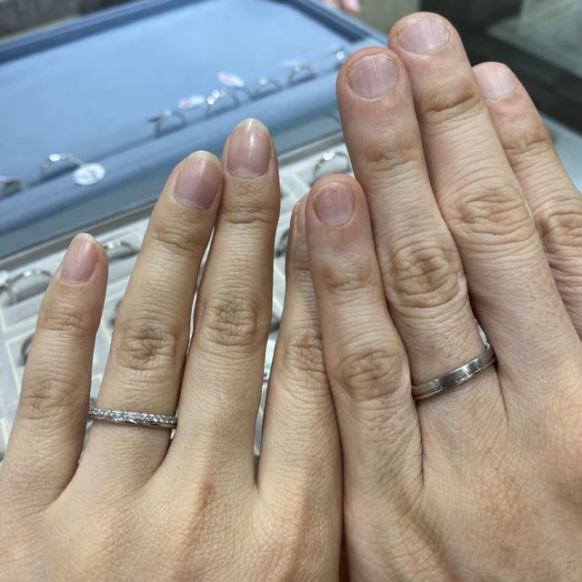 【宝寿堂(ほうじゅどう)の口コミ】 女性用男性用ともにちょっと溝のようなラインが彫ってある指輪です。ペア…