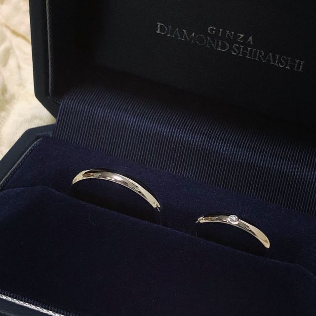 【銀座ダイヤモンドシライシの口コミ】 まず一つ目はデザインです。そして二つ目はサイズ感です。最後に着け心地…