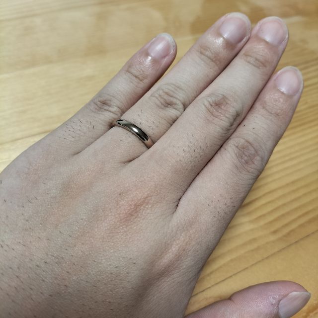 【アイプリモ(I-PRIMO)の口コミ】 ブラウンゴールドに惹かれ、購入しました。お互いイエローベースの肌色で…