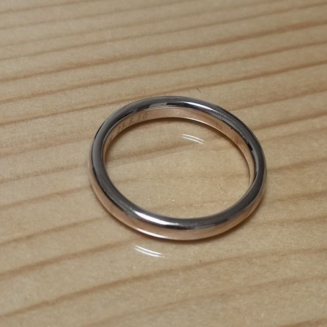 【アイプリモ(I-PRIMO)の口コミ】 ブラウンゴールドに惹かれ、購入しました。お互いイエローベースの肌色で…