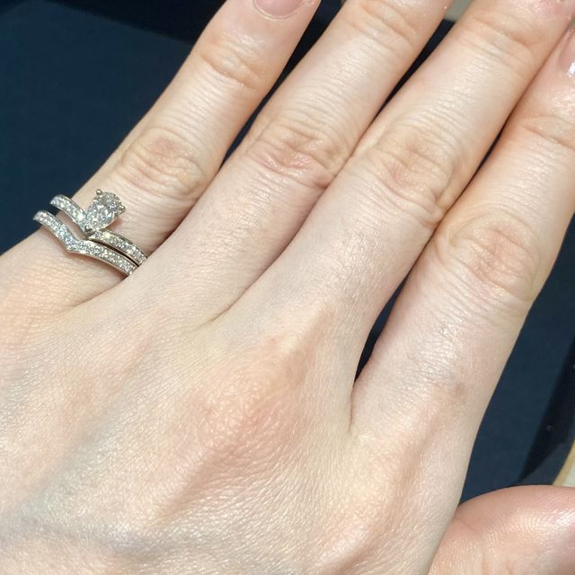 【ショーメ(CHAUMET)の口コミ】 エレガントで可愛らしく、デザインが素敵なエンゲージリングでした。
来店…