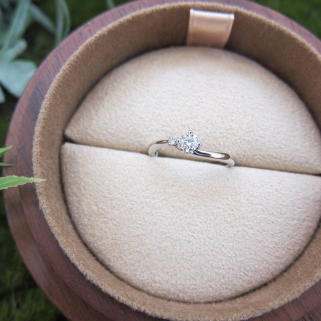 【COLANY(コラニー)の口コミ】 樹や花をモチーフにしたデザインで、他のブランドにはない個性的なデザイ…