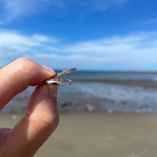 【COCKTAIL(カクテル)の口コミ】 夫はシンプルなデザインとプラチナ素材、鍛造製法を希望していたので、そ…