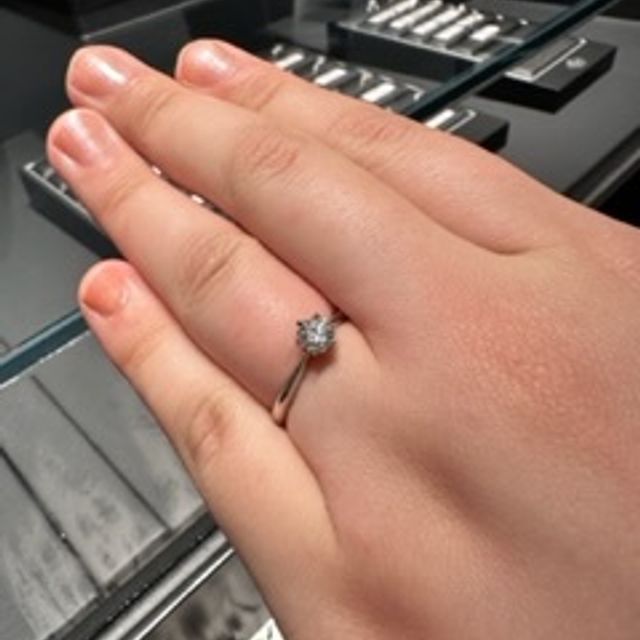 【エクセルコダイヤモンド(EXELCO DIAMOND)の口コミ】 ・フェアをやっていてお得に購入できた
・質のいいダイヤモンドを揃えてい…