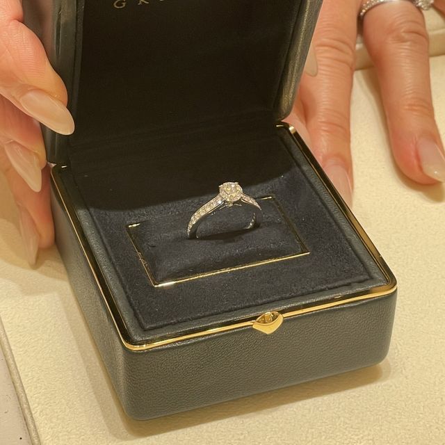 【グラフ(GRAFF)の口コミ】 彼女が従来から希望していたロマンスのタイプで、各ブランドを探した中で…