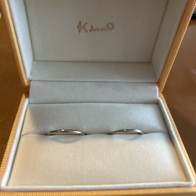 【ケイウノ ブライダル(K.UNO BRIDAL)の口コミ】 シンプルなデザインで永く使うと考えた時にこのブランドに行き着きました…